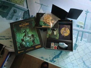 Kinfire Delve Callous Lab Juego de Mesa