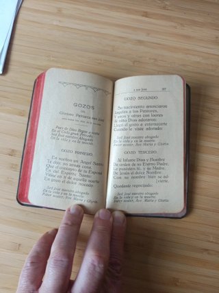 Libro antiguo " Los siete Domingos" Año 1927