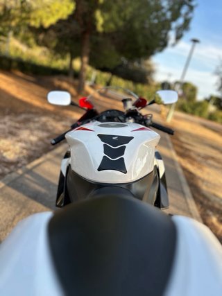 Honda CBR 600 RR 2008 Roja y Blanca