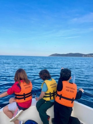 Paseo en barco. Tour barca.
