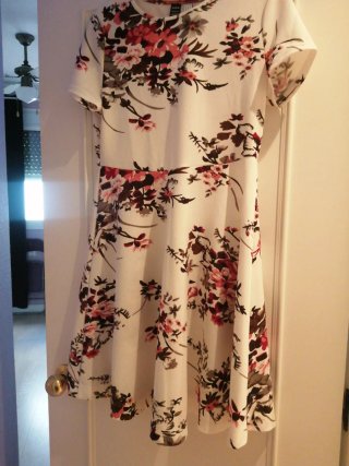 Vestido Veraniego Floral Blanco y Rosa