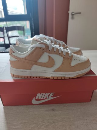 Zapatillas Nike Dunk Beige y Blanco