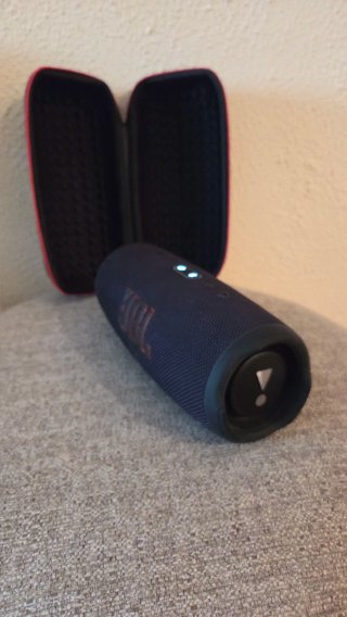 Altavoz JBL Charge 5 Negro nuevo, con funda