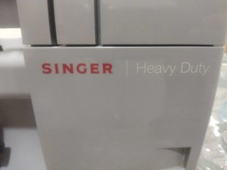 Remalladora Singer Heavy Duty