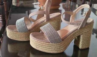 Sandalias GR Plataforma Alta Beige/Plata Talla 39