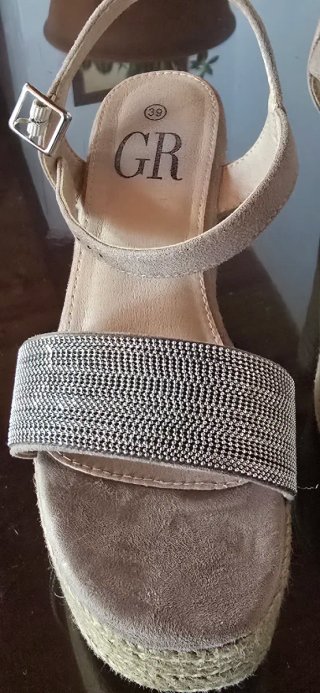 Sandalias GR Plataforma Alta Beige/Plata Talla 39