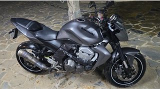 Kawasaki Z750 gris
