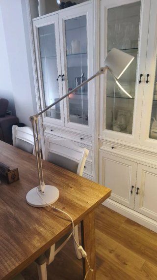 Lámpara de mesa blanca metal y plástico