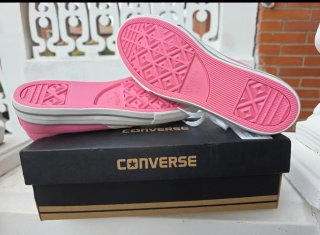 Converse Rosadas Talla 38.5