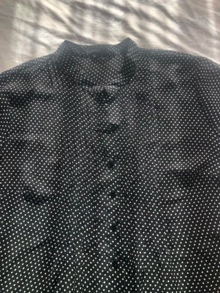 Blusa negra lunares,top blanco y