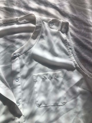Blusa negra lunares,top blanco y
