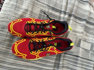 Zapatillas KSwiss Talla 42 Rojas y Amarillas
