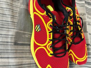 Zapatillas KSwiss Talla 42 Rojas y Amarillas