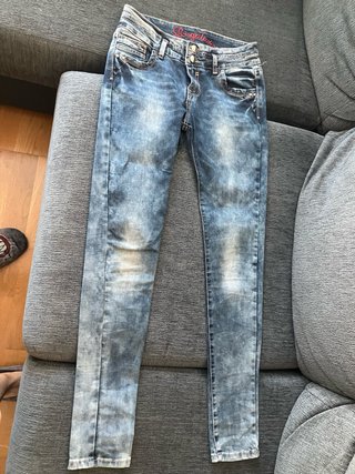 Pantalón vaquero pitillo azul
