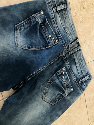 Pantalón vaquero pitillo azul