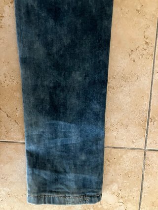 Pantalón vaquero pitillo azul