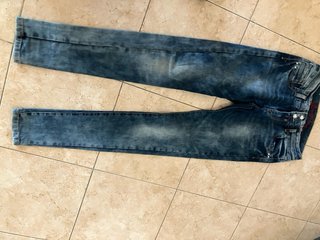 Pantalón vaquero pitillo azul