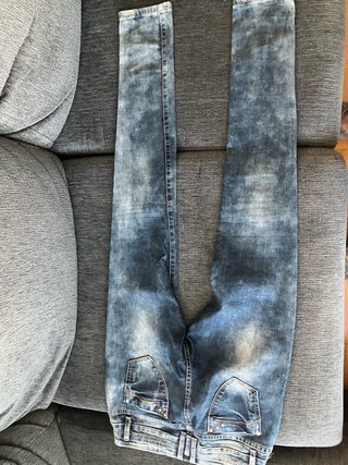 Pantalón vaquero pitillo azul