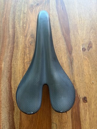 Sillín de carbono para bicicleta