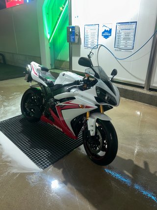 Yamaha R1 2008 Roja y Blanca
