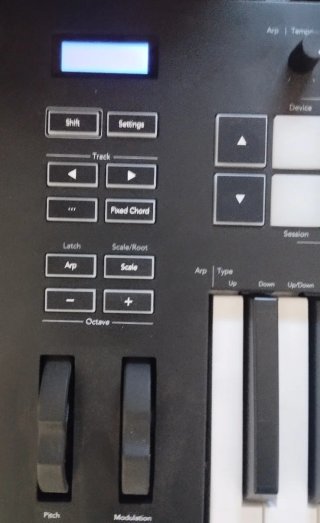 Controlador MIDI Novation Launchkey-25 MK3 REBAJA!