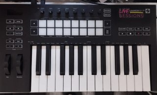 Controlador MIDI Novation Launchkey-25 MK3 REBAJA!