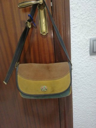 Bolso bandolera ante marrón y amarillo