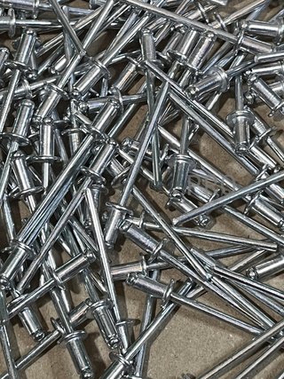 Remaches ciegos de 4,0 x 8 mm