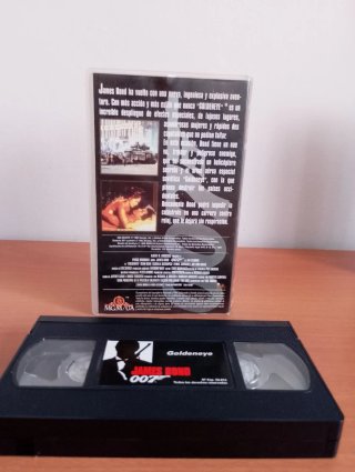 2 VHS James Bond: Goldeneye+El mañana nunca muere