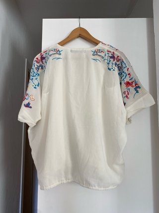 Camisa URBAN blanca talla M/L  bordada