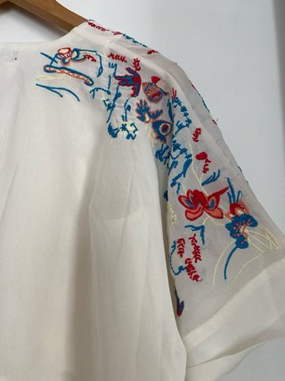 Camisa URBAN blanca talla M/L  bordada