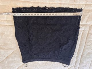 Falda Mango encaje negra