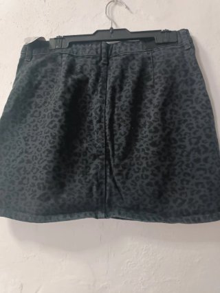 Falda vaquera corta Pull&Bear leopardo M