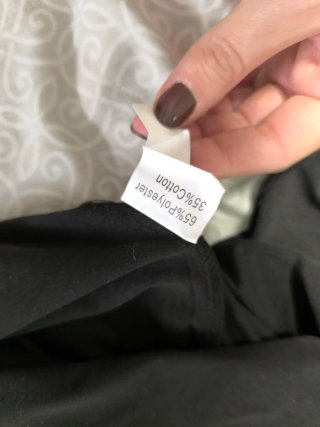 Camiseta Negra Estampado Clásico