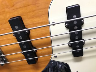 Fender Jazz Bass Deluxe USA (2013). Fresno.