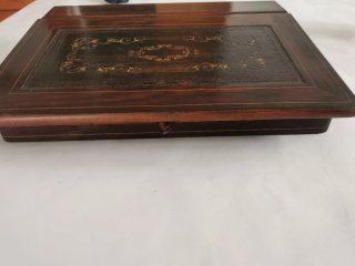 Escribanía antigua de madera