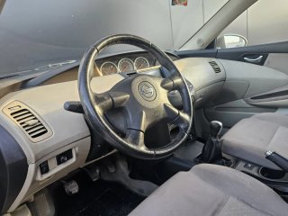 Nissan Primera 2004