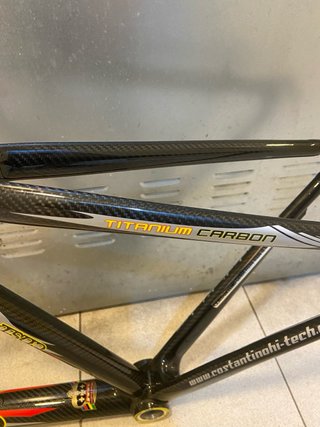 Cuadro carbono y titanio bicicleta de carretera