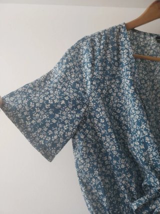 Mono corto Shein floral azul