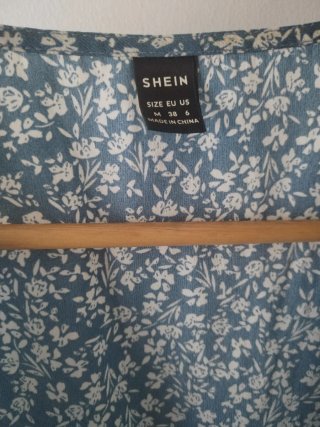 Mono corto Shein floral azul