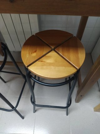 Mesa cocina de madera ikea Leksvik con 2 taburetes