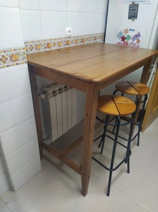 Mesa cocina de madera ikea Leksvik con 2 taburetes
