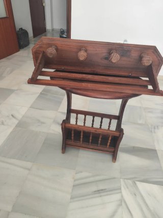 Appendiabiti in legno rustico