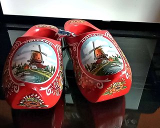 Zuecos rojos de Ámsterdam, Paises Bajos