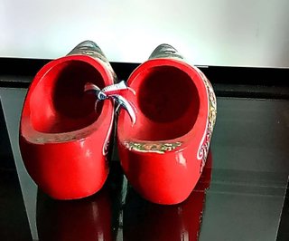 Zuecos rojos de Ámsterdam, Paises Bajos