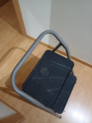 Escalera ROLSER plegable 2 peldaños.