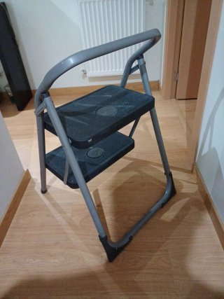 Escalera ROLSER plegable 2 peldaños.