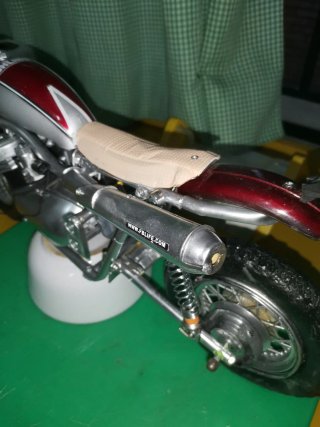 Maqueta Moto Triumph Bonneville T100 1/4