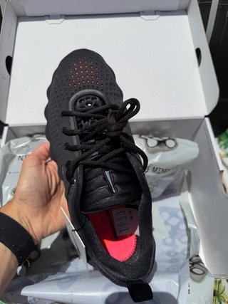 Nike mind 002 black hyper crimson