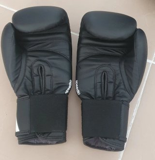 Set Boxeo Adidas: Saco, Guantes y Cadena